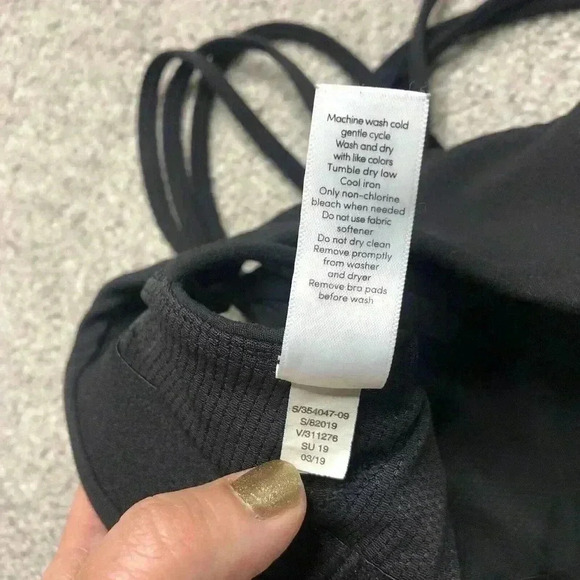 Athleta Sports BraBlack Color Removable Pads Cross Back Straps - Picture 8 of 8
